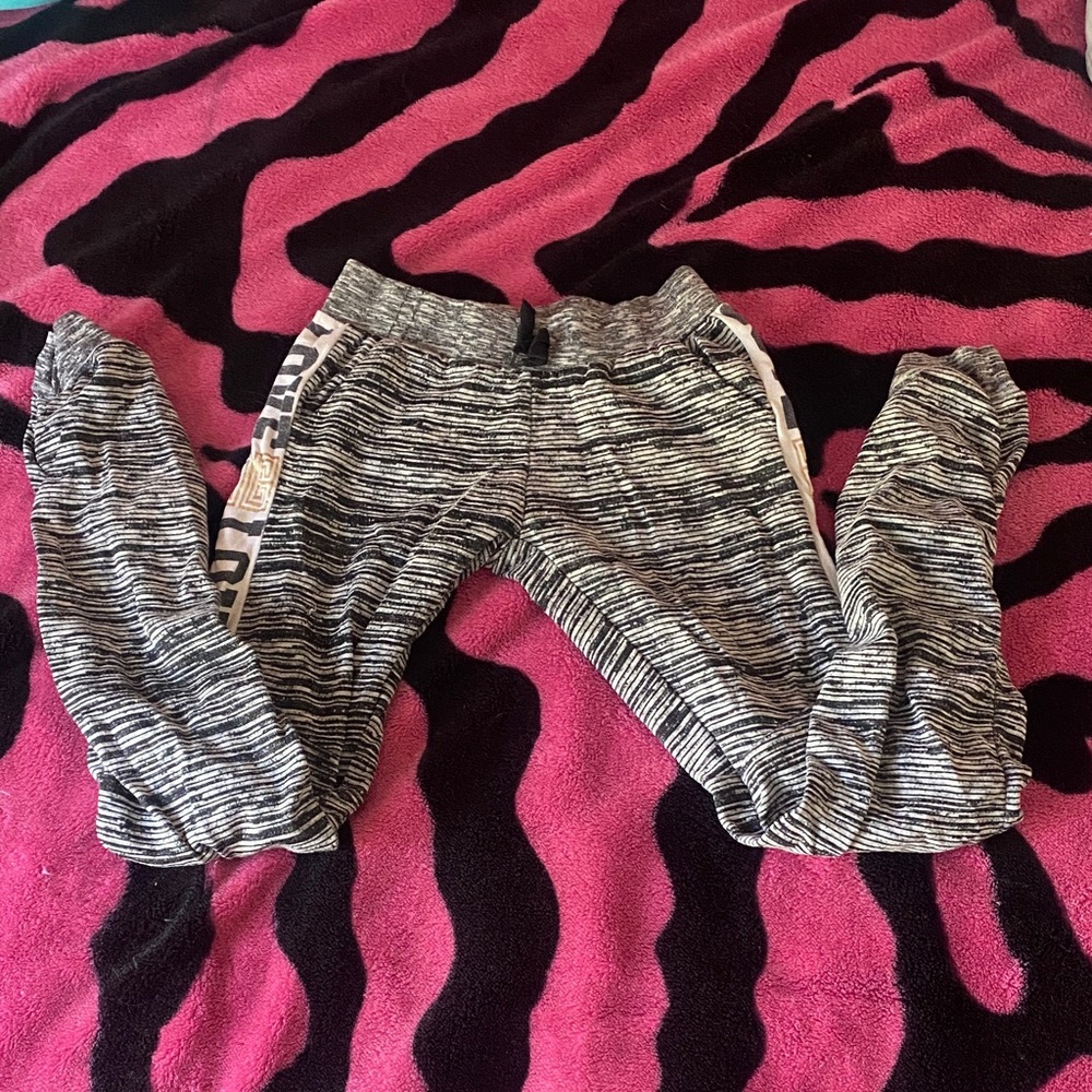 Love Kids Scrunched Gray and Black Patterned Joggers